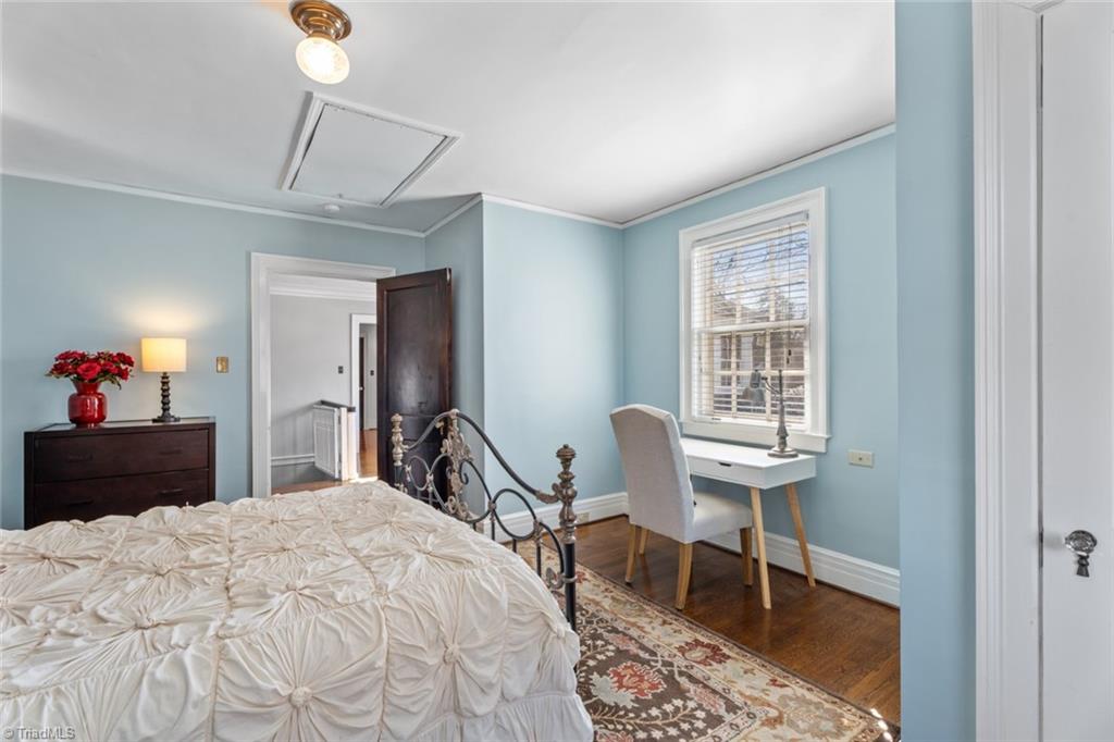 Winston-Salem, North Carolina 27104, United States, 4 Bedrooms Bedrooms, ,4 BathroomsBathrooms,Residential,Pending,91004