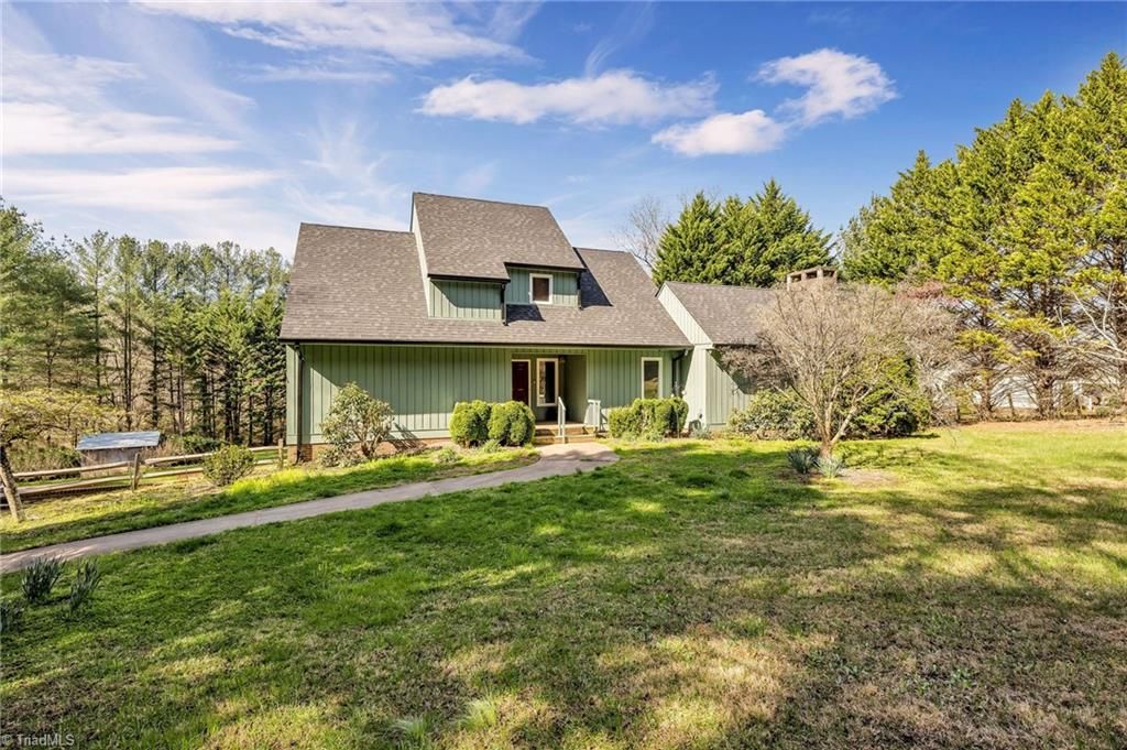 Photo of 257 Smitheys Country Lane, Millers Creek, NC 28651 (MLS # 1212916)