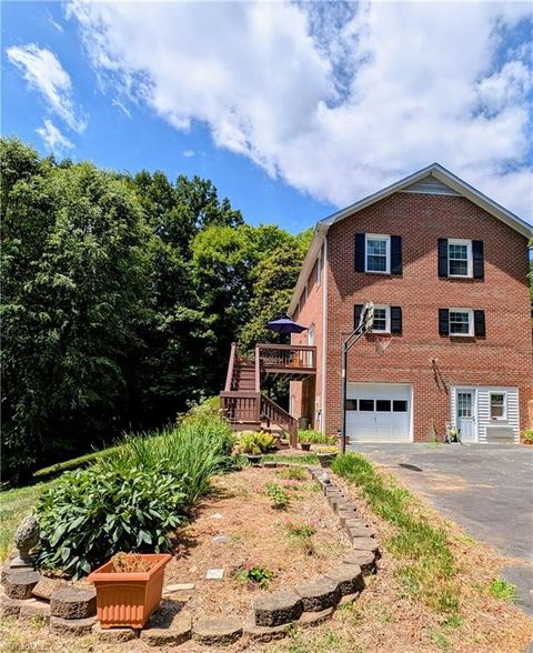 A home in Mount Airy