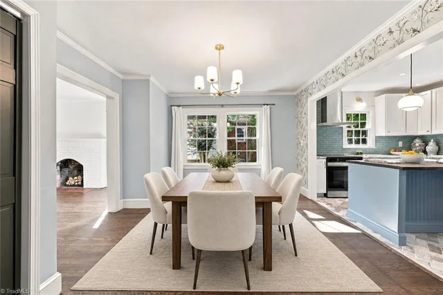 813 Arbordale Avenue, photo 5 of 50