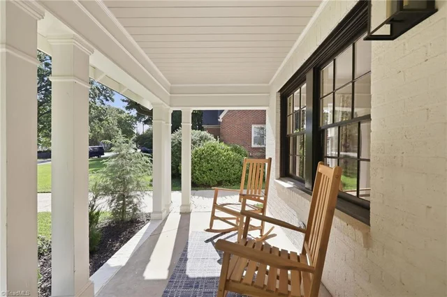813 Arbordale Avenue, photo 4 of 50