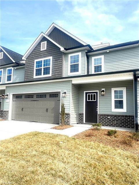 Townhouse For Sale - 202 Oakdale Forest Court<br/> Jamestown, NC 27282