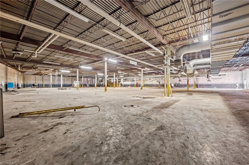 4929 W Market Street 2131, 2132, 2001, 2000