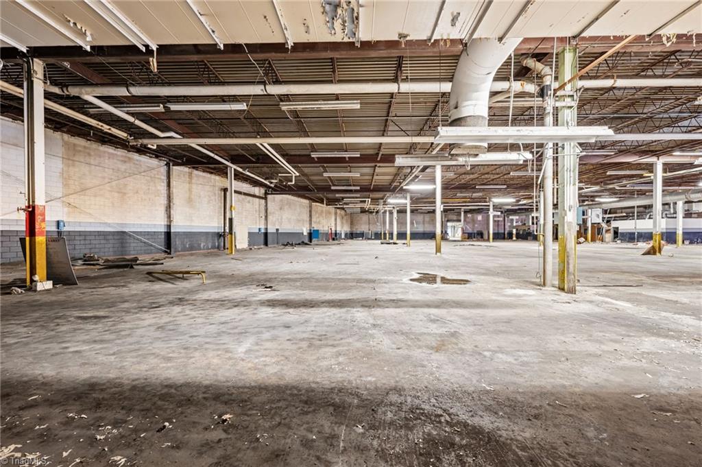 4929 W Market Street 2131, 2132, 2001, 2000