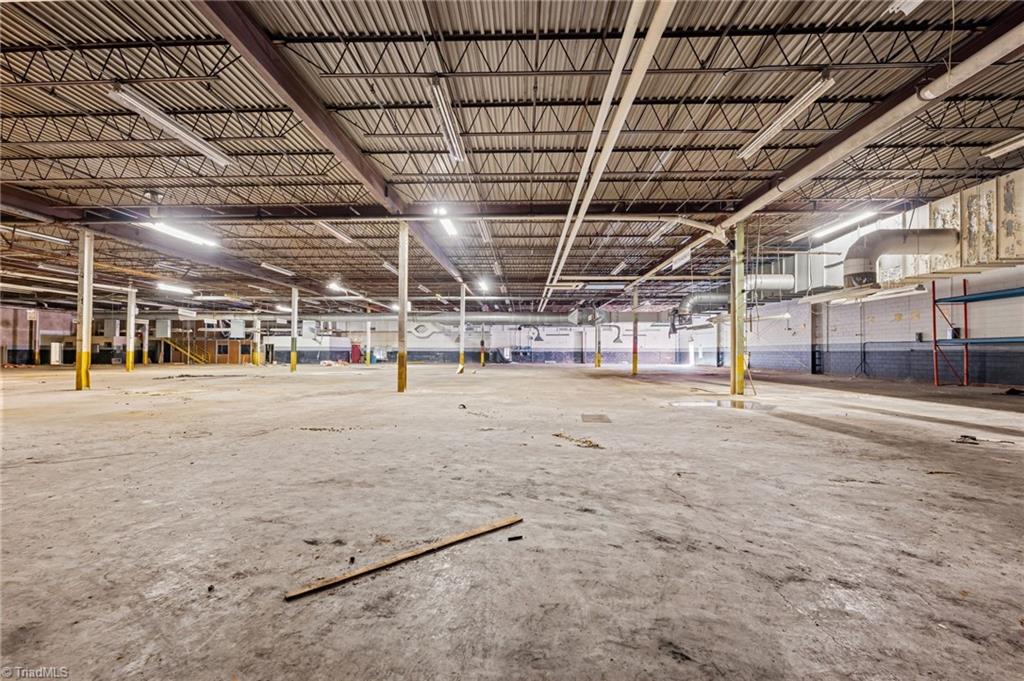 4929 W Market Street 2131, 2132, 2001, 2000