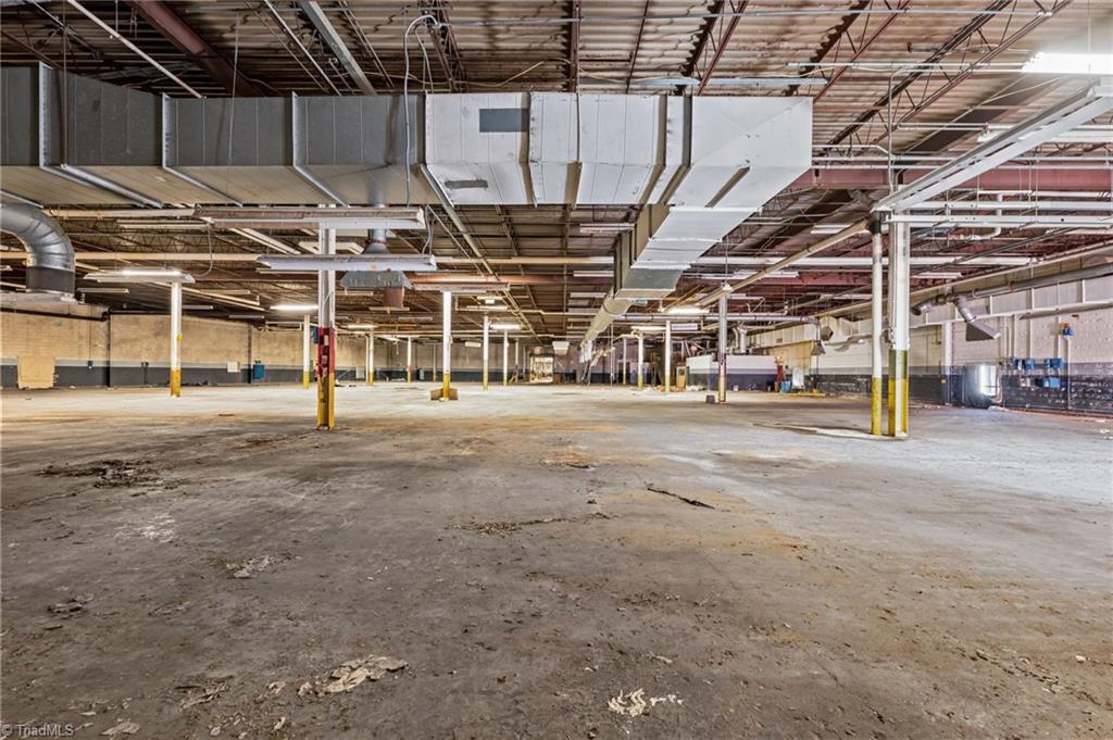 4929 W Market Street 2131, 2132, 2001, 2000