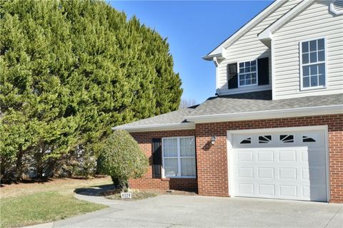 A home in Clemmons