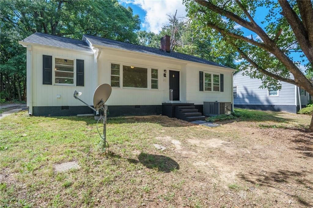 Photo of 505 N Ransom Street, Gastonia, NC 28052 (MLS # 1237422)