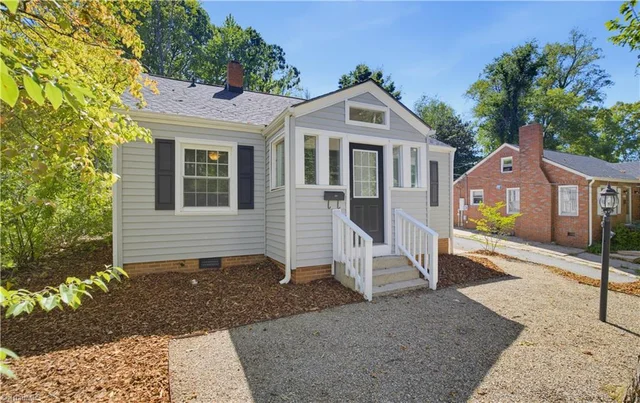 3809 Walker Avenue, photo 3 of 25