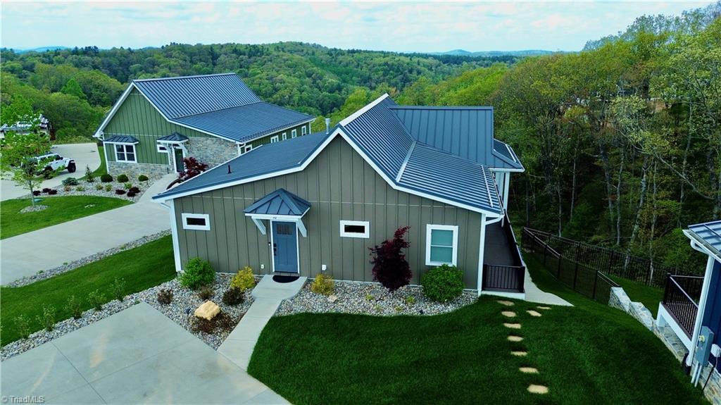 70 Paynes Court, Roaring Gap, North Carolina image 2