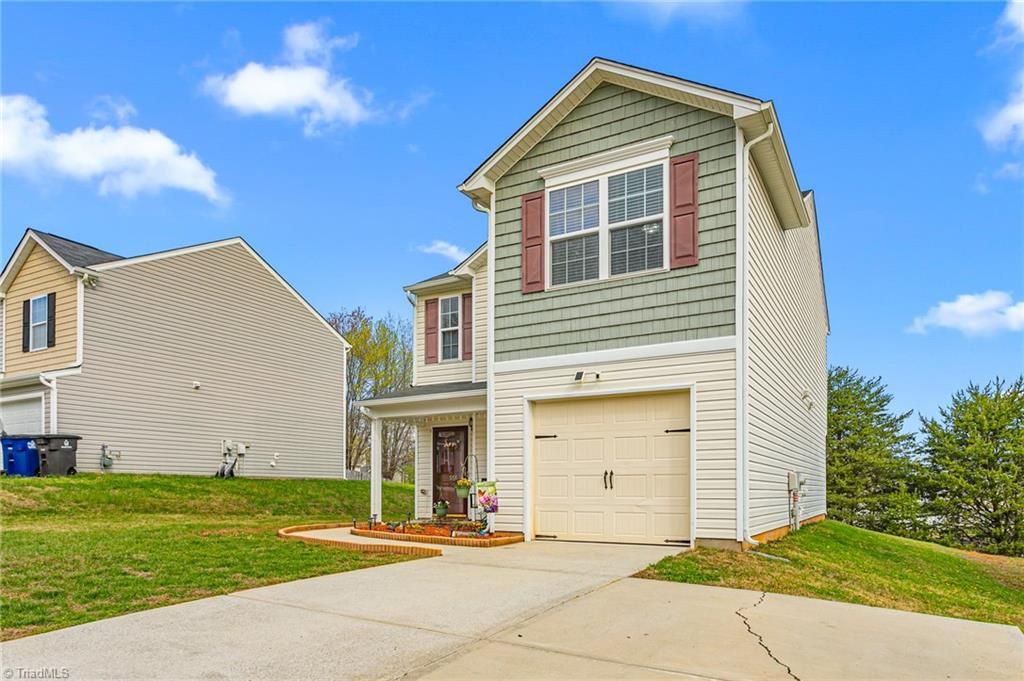 Photo of 551 Clear Meadow Drive, Winston-Salem, NC 27107 (MLS # 1213006)