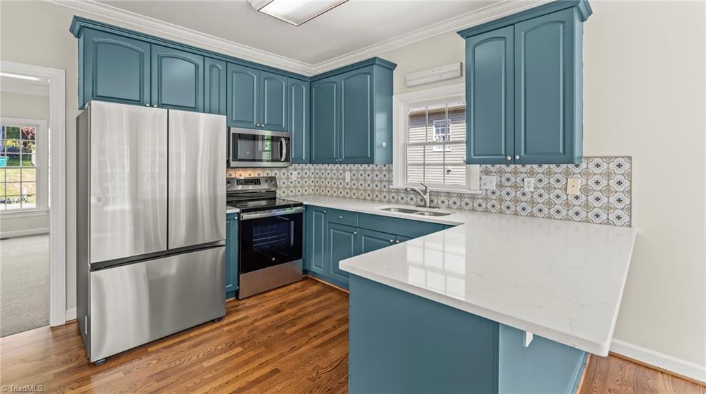 828 Woodview Ridge Trail