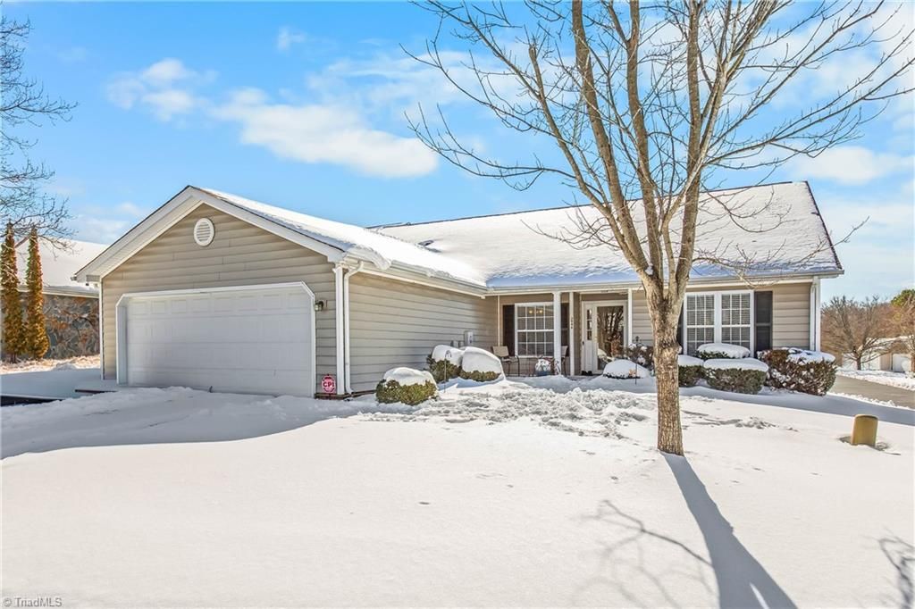 Photo of 3946 Cobblestone Bend Drive, High Point, NC 27265 (MLS # 1208156)