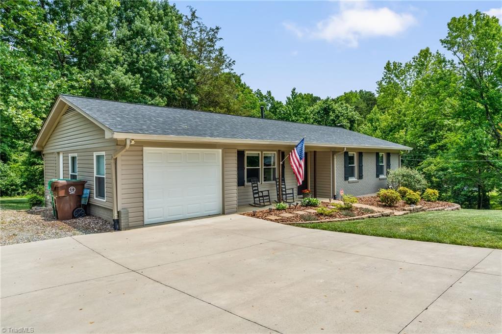 4879 Colonial Circle
