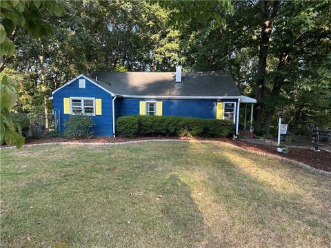Homes For Sale - 3195 Fleet Street<br/> Winston-Salem, NC 27127