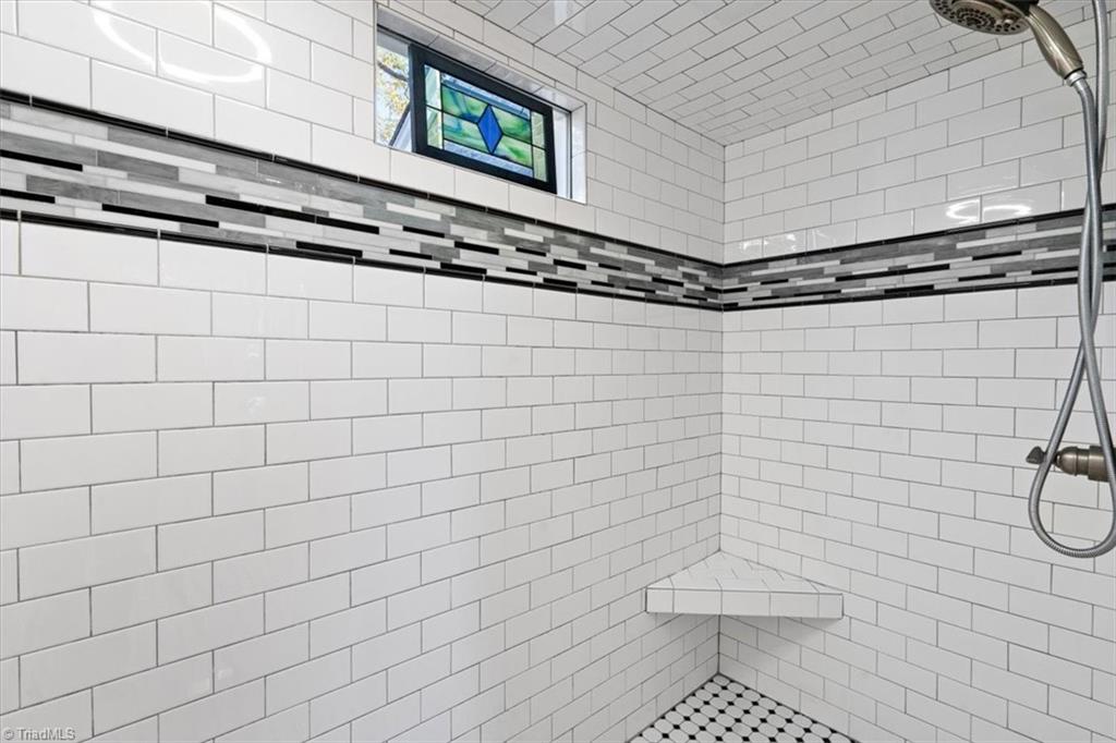 Greensboro, North Carolina 27403, United States, 3 Bedrooms Bedrooms, ,2 BathroomsBathrooms,Residential,Pending,29561