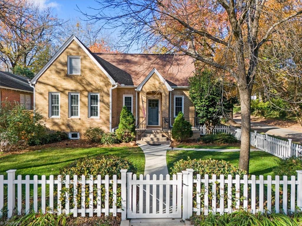 Greensboro, North Carolina 27403, United States, 3 Bedrooms Bedrooms, ,2 BathroomsBathrooms,Residential,Pending,29561