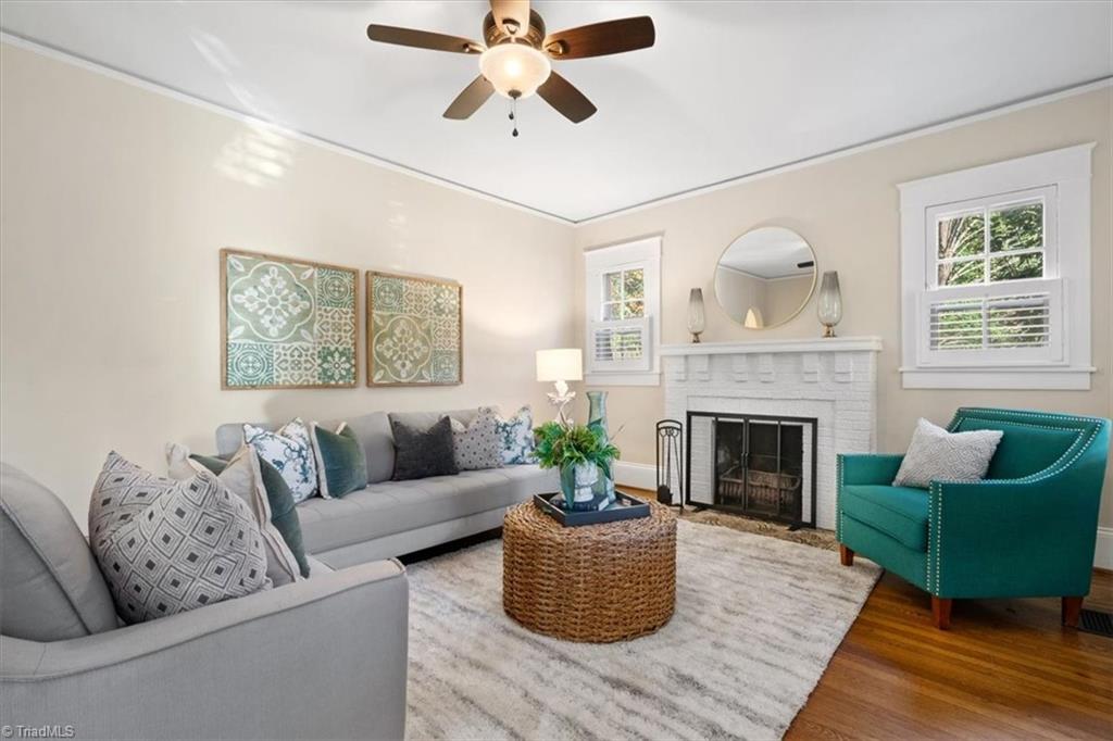 Greensboro, North Carolina 27403, United States, 3 Bedrooms Bedrooms, ,2 BathroomsBathrooms,Residential,Pending,29561