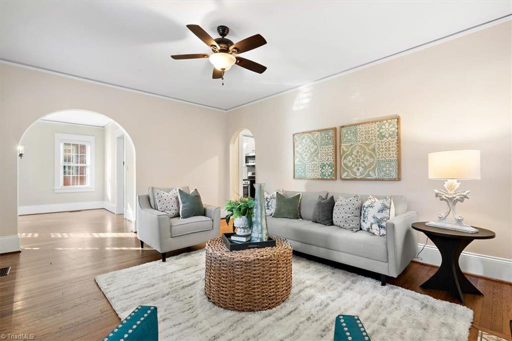 Greensboro, North Carolina 27403, United States, 3 Bedrooms Bedrooms, ,2 BathroomsBathrooms,Residential,Pending,29561