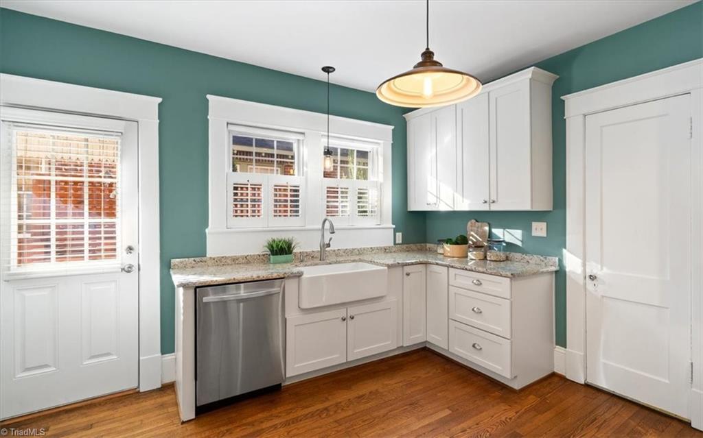 Greensboro, North Carolina 27403, United States, 3 Bedrooms Bedrooms, ,2 BathroomsBathrooms,Residential,Pending,29561