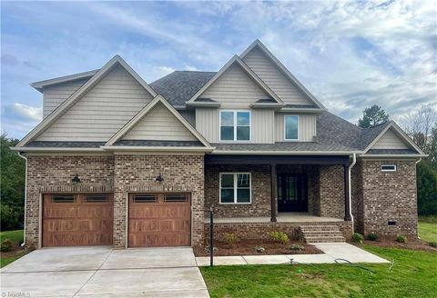 Photo of 3799 Peony Way, Clemmons, NC 27012 (MLS # 1198820)