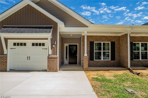 Townhouse For Sale - 215 Cason Drive<br/> Gibsonville, NC 27249
