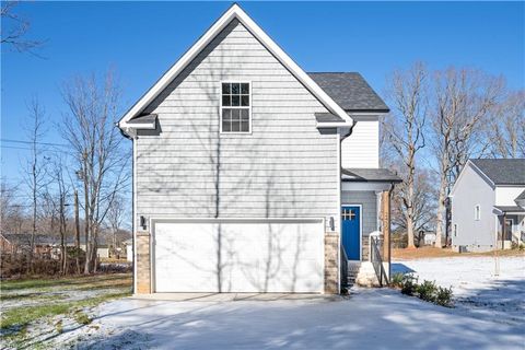 A home in Kernersville