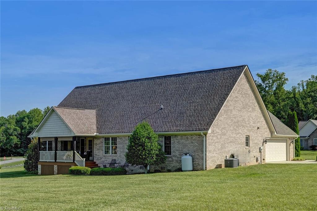 183 Oak Leaf Drive, Reidsville, North Carolina image 37