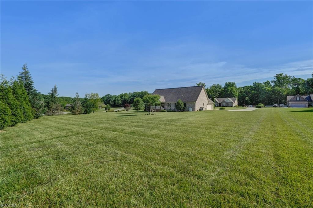 183 Oak Leaf Drive, Reidsville, North Carolina image 36