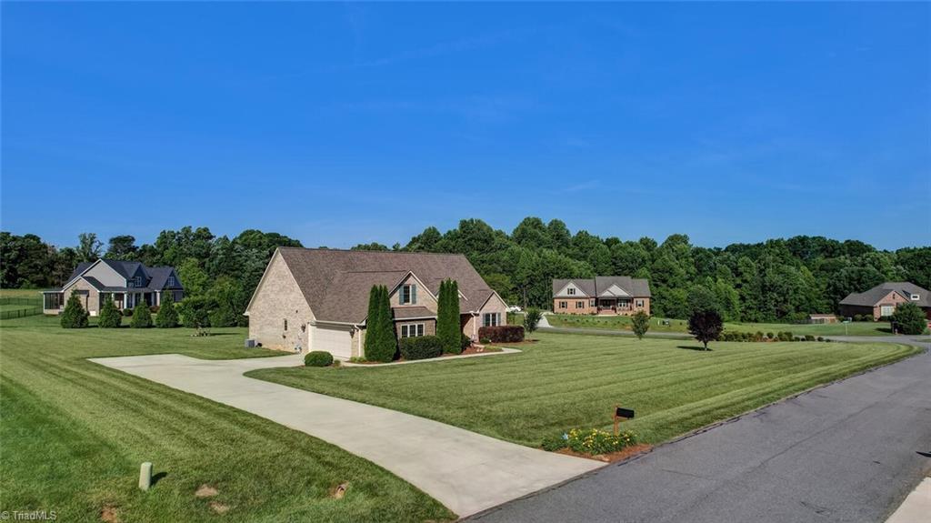 183 Oak Leaf Drive, Reidsville, North Carolina image 5