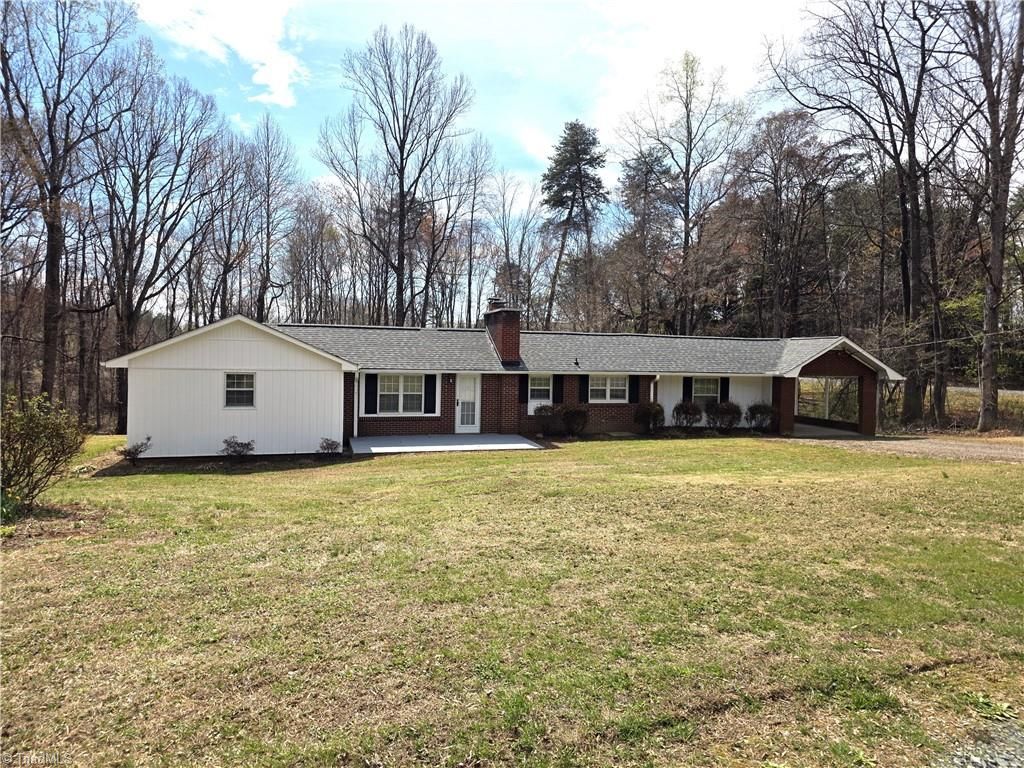 Photo of 1461 Chestnut Grove Road, King, NC 27021 (MLS # 1213098)