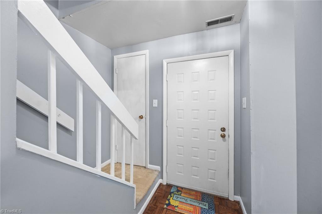 217 Village Lane #G, Greensboro, North Carolina image 8