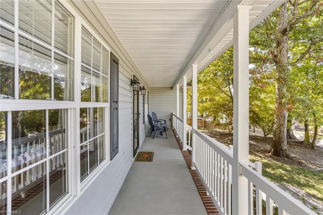4302 Fox Street, photo 4 of 31