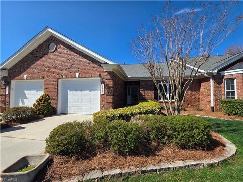 Townhouse For Sale - 4293 Lumsden Lane<br/> High Point, NC 27265