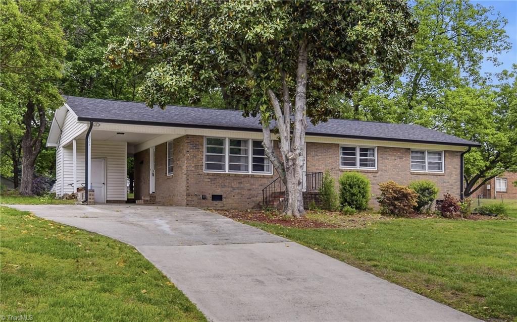 Photo of 104 Jacklyn Court, High Point, NC 27265 (MLS # 1217962)