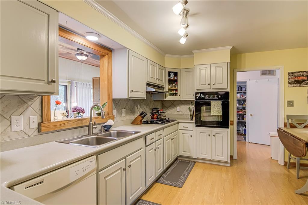 1007 Elderwood Place, Greensboro, North Carolina image 11