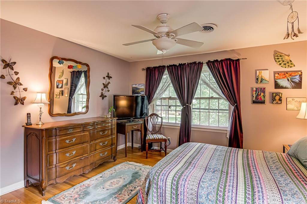 1007 Elderwood Place, Greensboro, North Carolina image 19