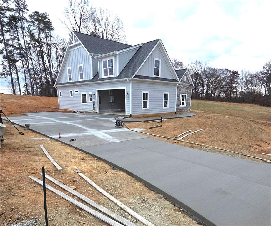 5021 Ashwood Forest Trail