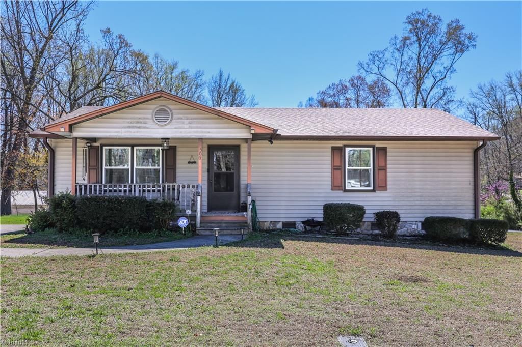 Photo of 500 Lynbrook Drive, Archdale, NC 27263 (MLS # 1212804)