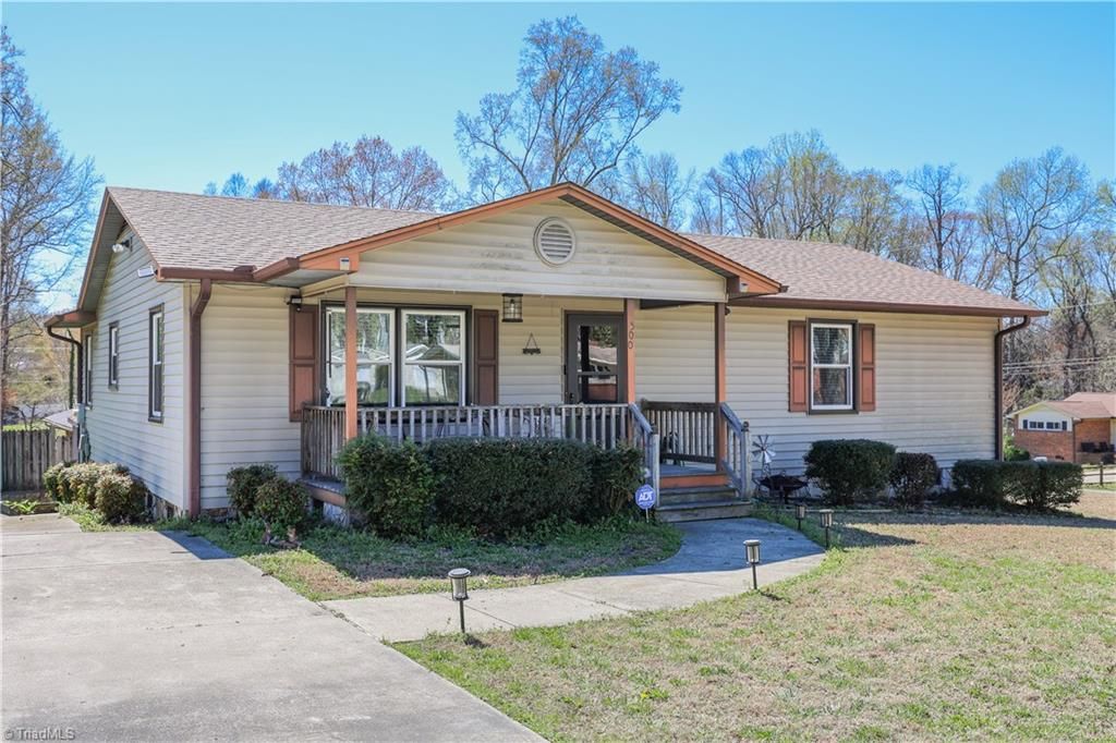 Photo of 500 Lynbrook Drive, Archdale, NC 27263 (MLS # 1212804)