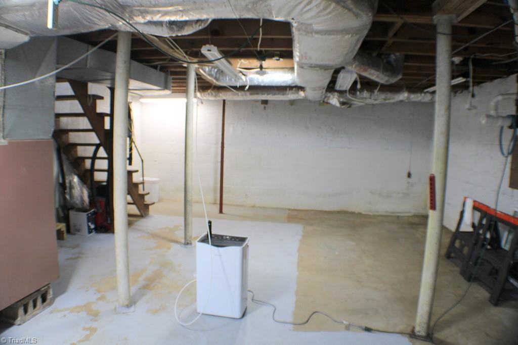 2289 W Pine Street, Mount Airy, North Carolina image 30