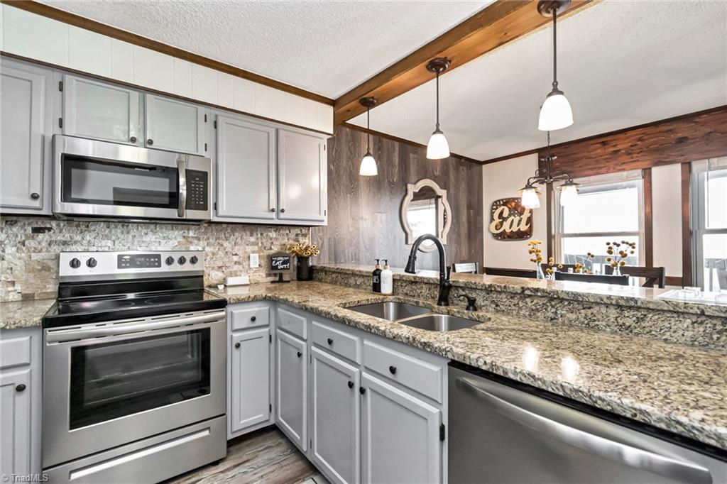 301 Pinnacle Inn Road #2210, Beech Mountain, North Carolina image 1