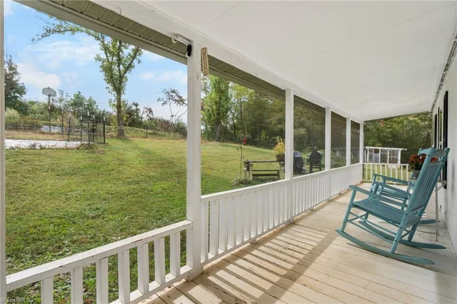 227 Mountain Lake Drive, photo 4 of 50