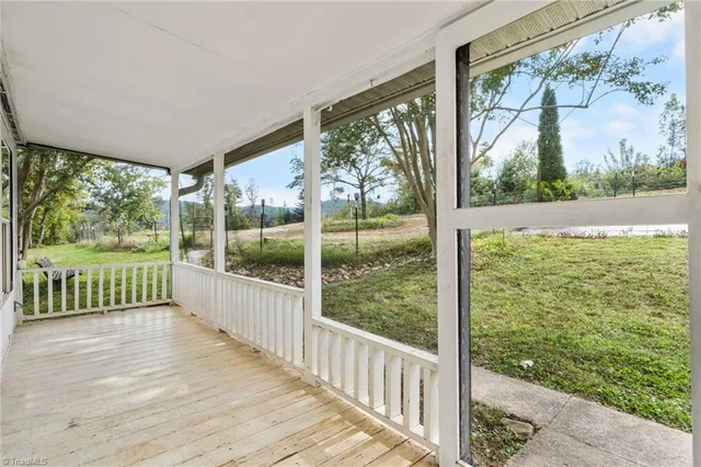 227 Mountain Lake Drive, photo 5 of 50