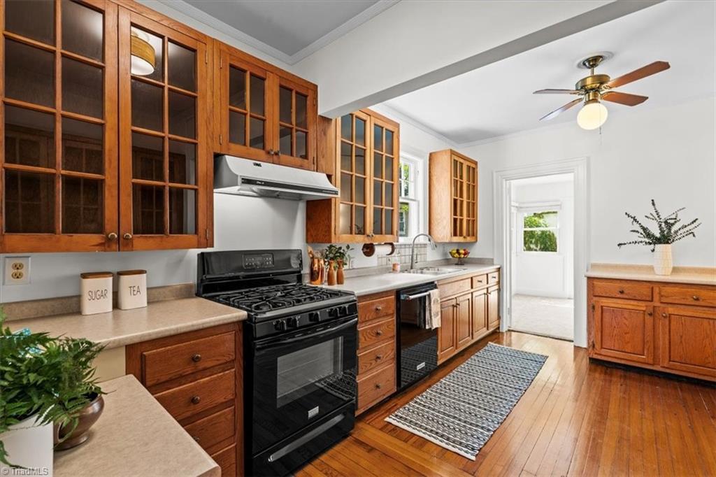 Greensboro, North Carolina 27401, United States, 4 Bedrooms Bedrooms, ,3 BathroomsBathrooms,Residential,Active,181277