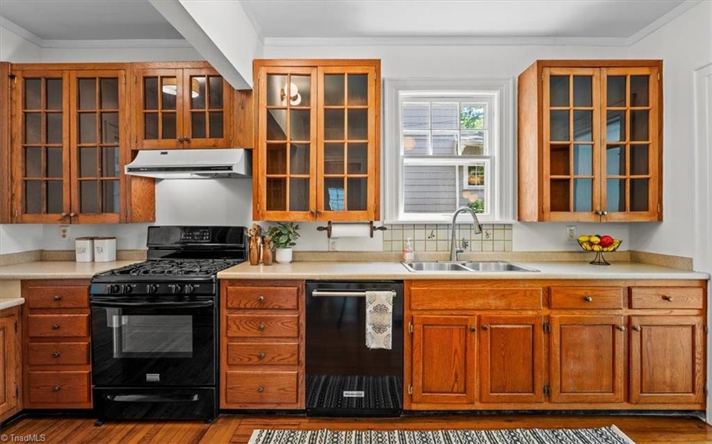 Greensboro, North Carolina 27401, United States, 4 Bedrooms Bedrooms, ,3 BathroomsBathrooms,Residential,Active,181277