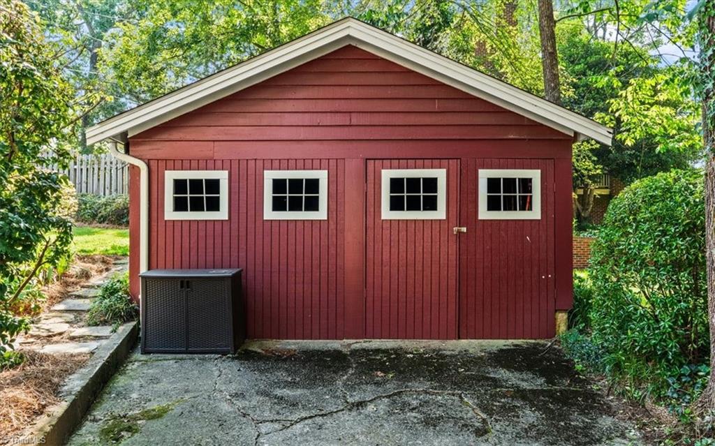 Greensboro, North Carolina 27401, United States, 4 Bedrooms Bedrooms, ,3 BathroomsBathrooms,Residential,Active,181277