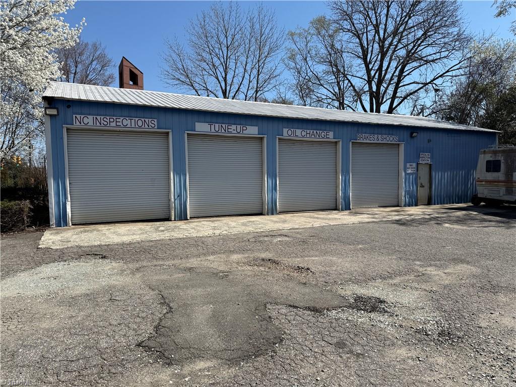 1409 Morehead Avenue