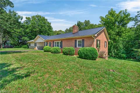 Homes For Sale - 2911 Ararat Hwy Hwy<br/> Ararat, VA 24053