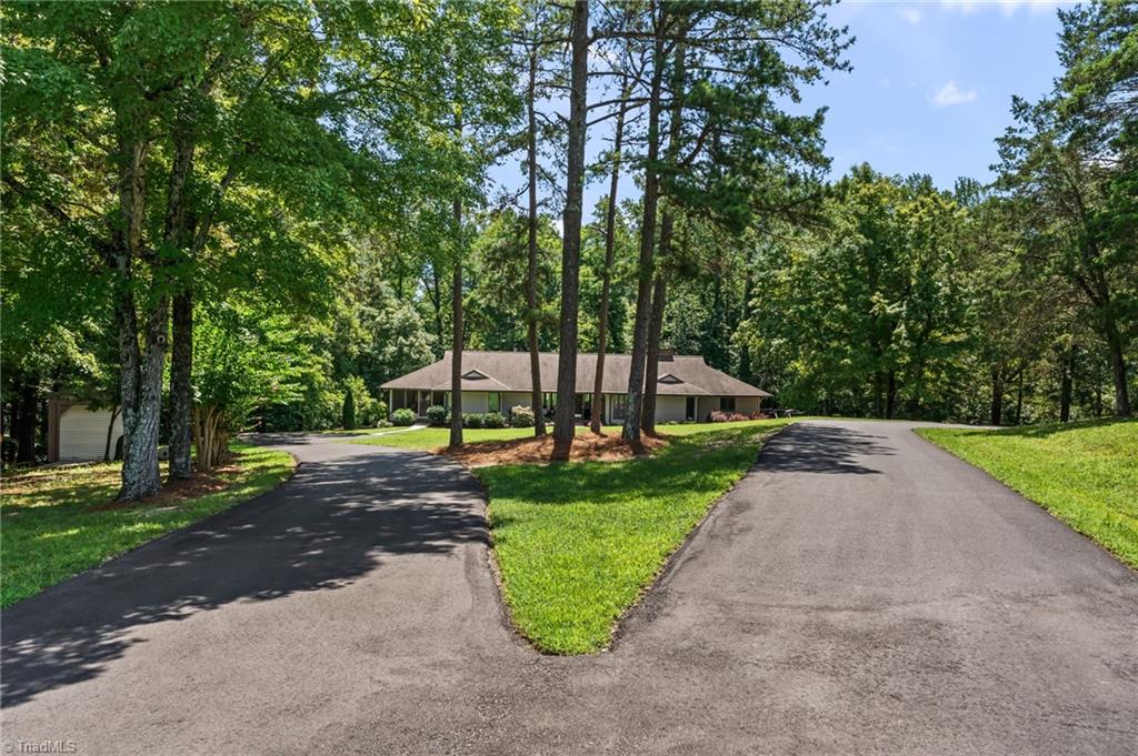 Photo of 1931 Chestnut Street, High Point, NC 27262 (MLS # 1231676)